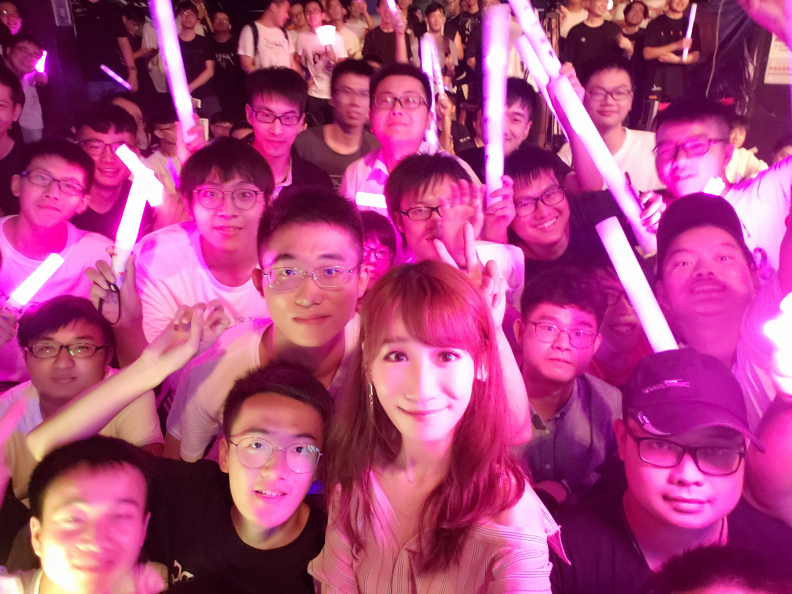 2018年8月27日微博