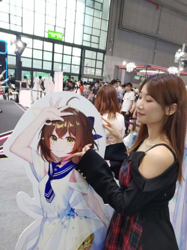 小东西，站这干啥呢